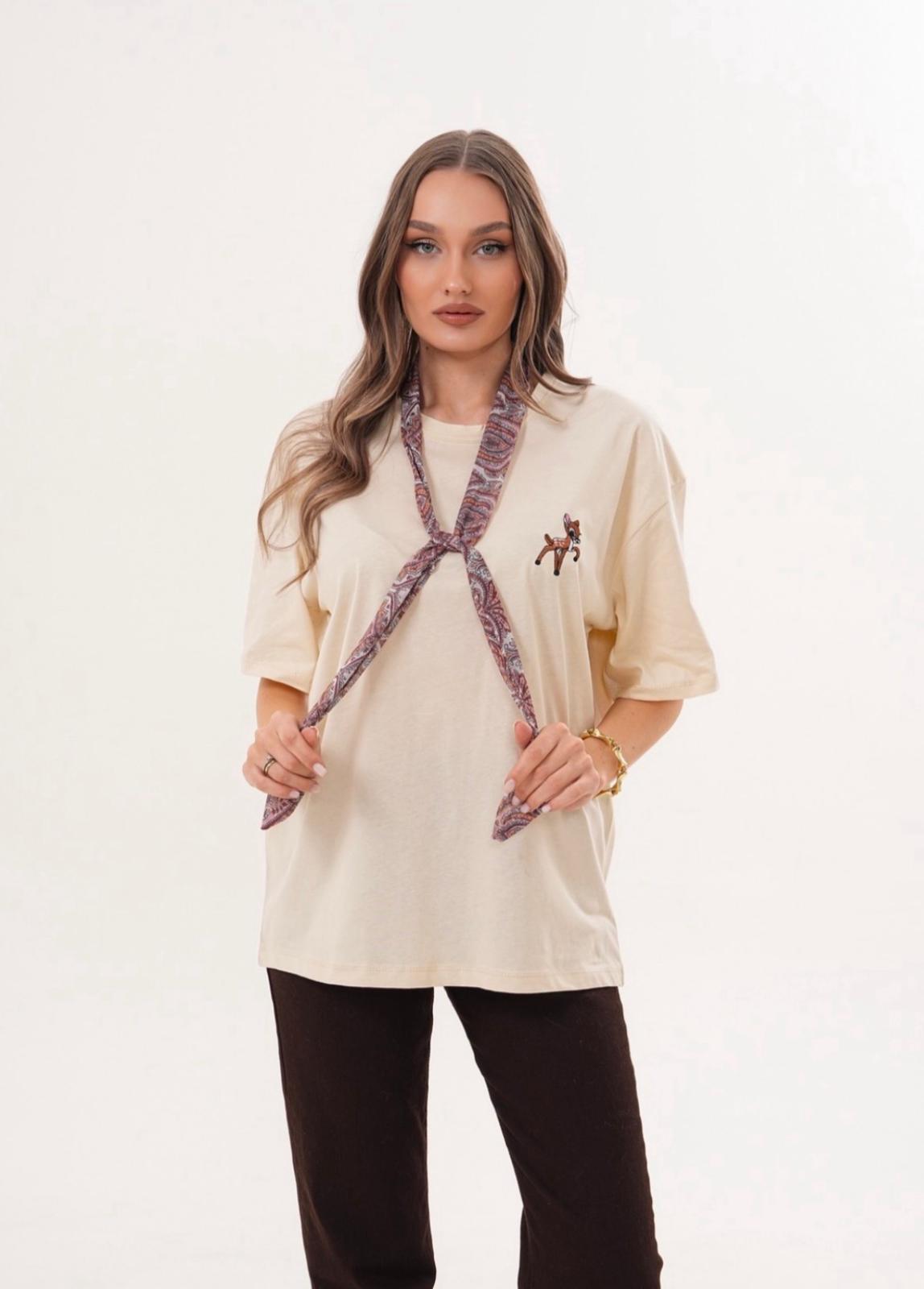 Fularlı t-shirt